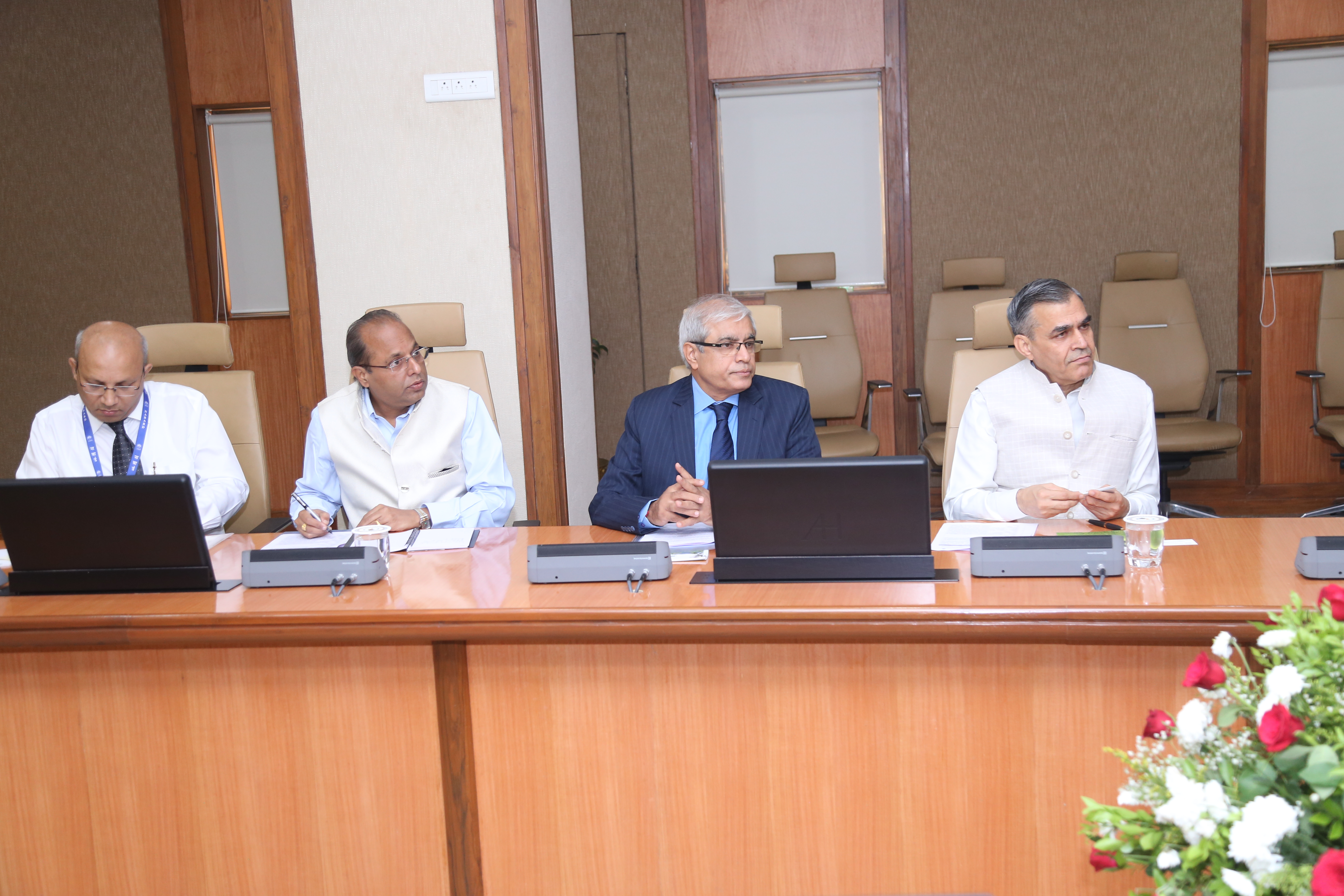 Chairman and the NABARD team interacting with the ALIDE Delegation