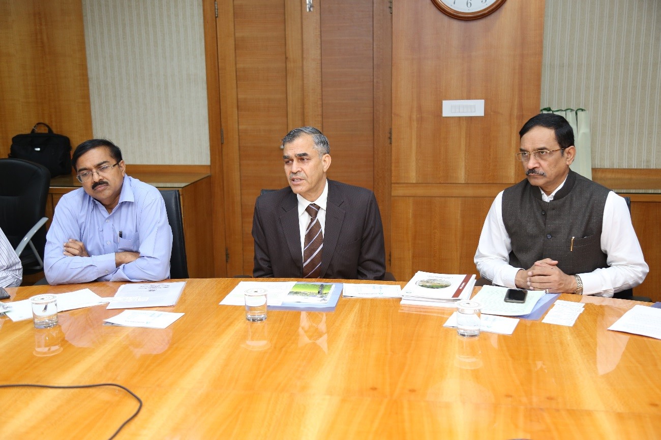 Dr Harsh Kumar Bhanwala, Chairman, NABARD interacting with the Uzbek Delegation